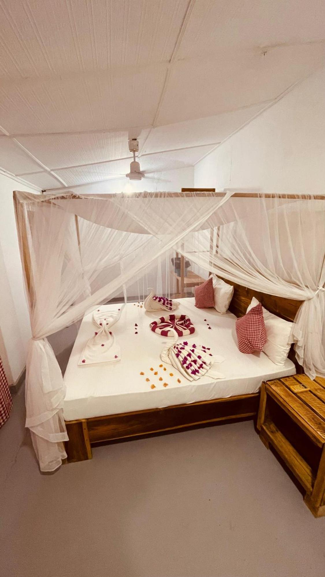 Swiss Kiss Beach Resort Uppuveli Eksteriør bilde