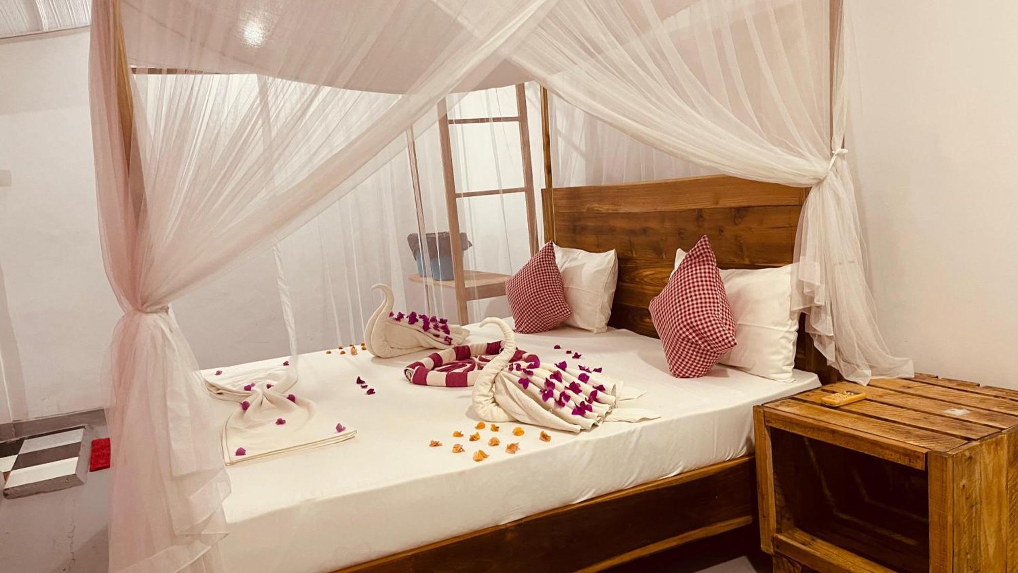 Swiss Kiss Beach Resort Uppuveli Eksteriør bilde