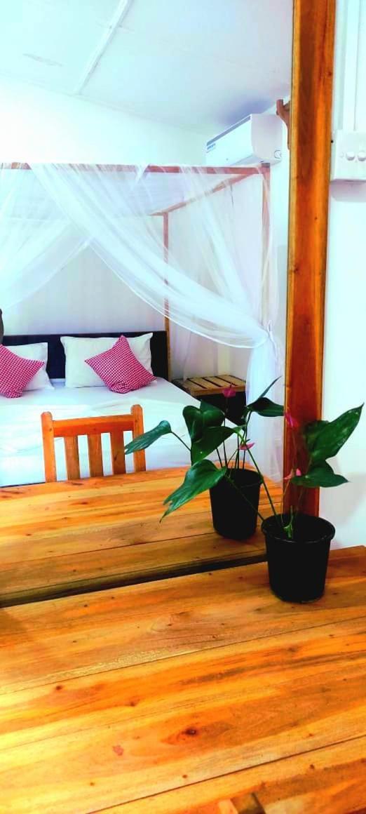 Swiss Kiss Beach Resort Uppuveli Eksteriør bilde