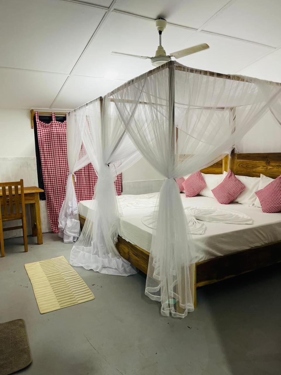 Swiss Kiss Beach Resort Uppuveli Eksteriør bilde