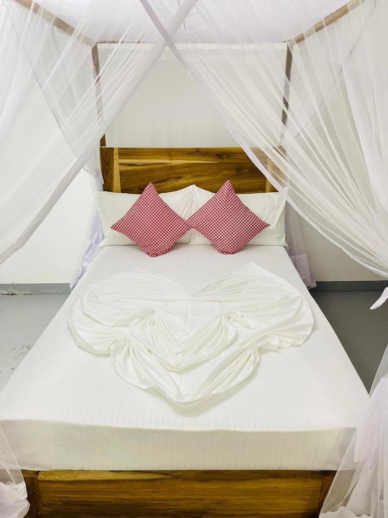 Swiss Kiss Beach Resort Uppuveli Eksteriør bilde