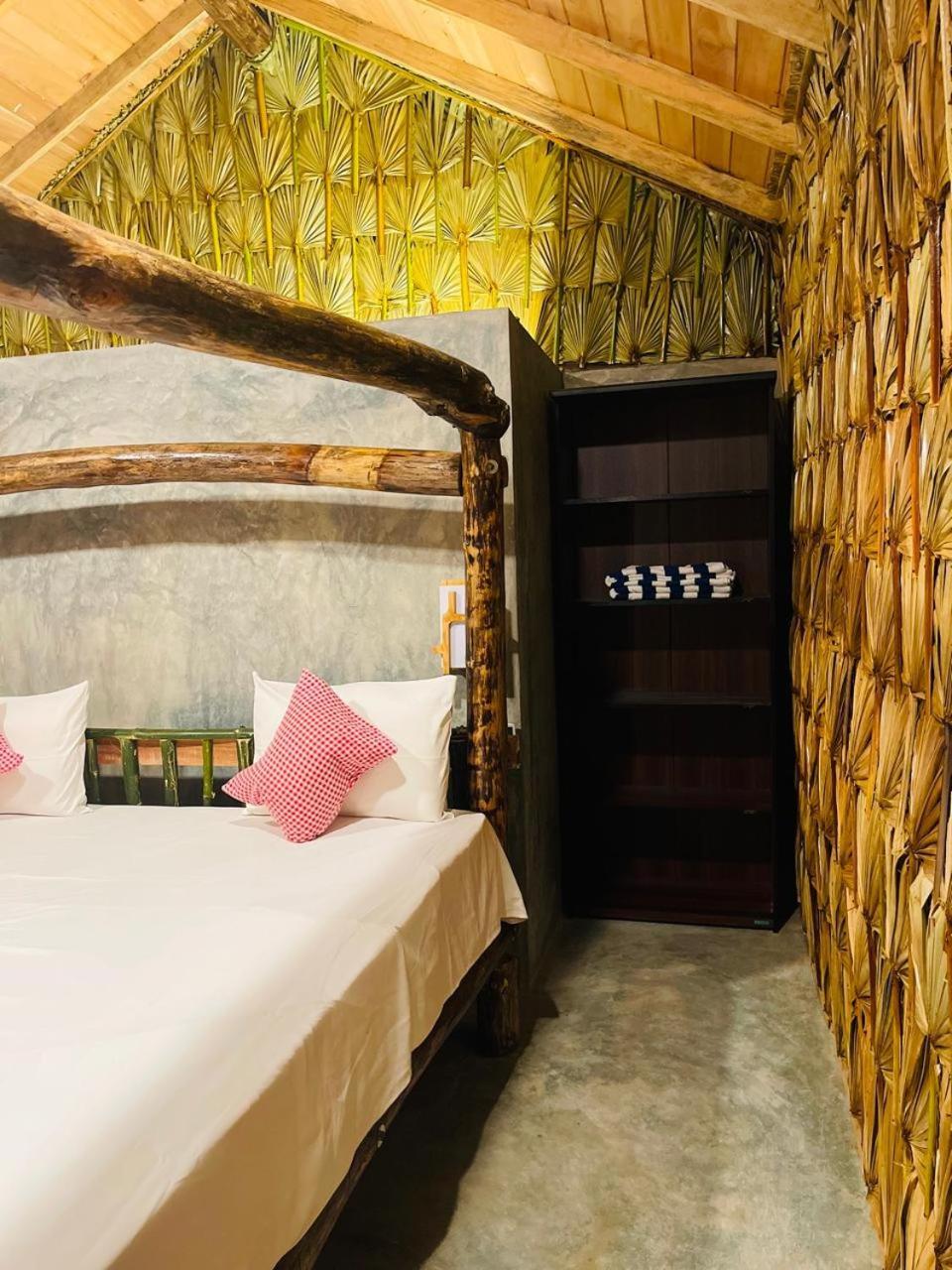 Swiss Kiss Beach Resort Uppuveli Eksteriør bilde